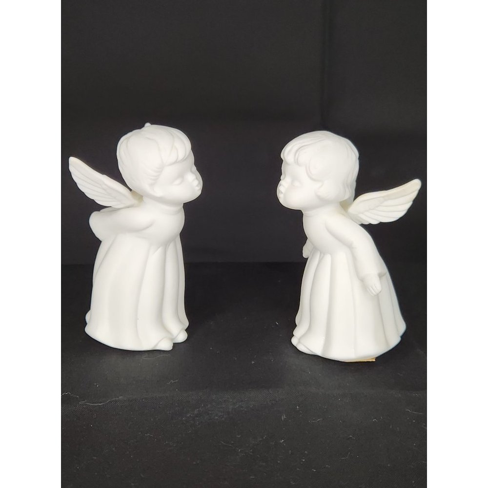 Pair of Lefton Kissing Angels Matte White finish 3.5" W/Original Tag
